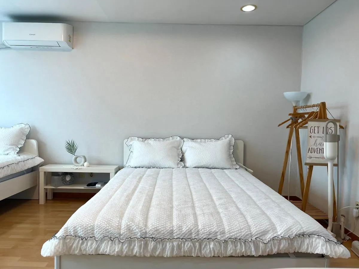 Appartamento Hongik Univ Station Exit 1 Seul Corea del Sud