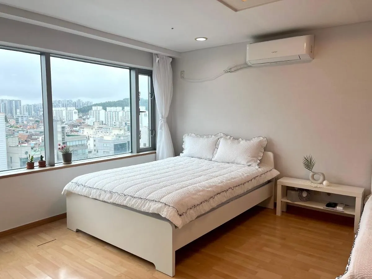 Appartamento Hongik Univ Station Exit 1 Seul