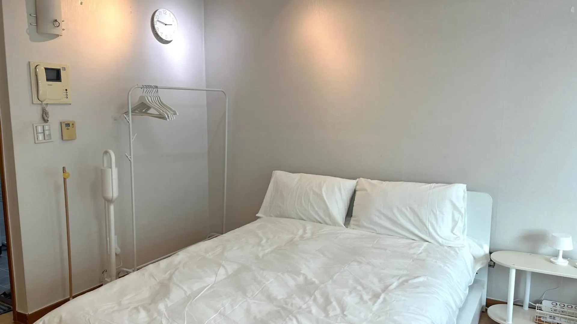 Appartamento Hongik Univ Station Exit 1 Seul